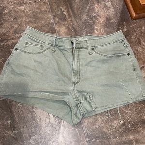 Universal Thread Jean Shorts Green Size 12/31R